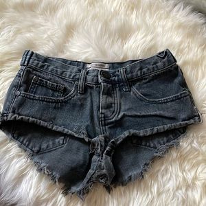 One Teaspoon shorts No 2’s size 22